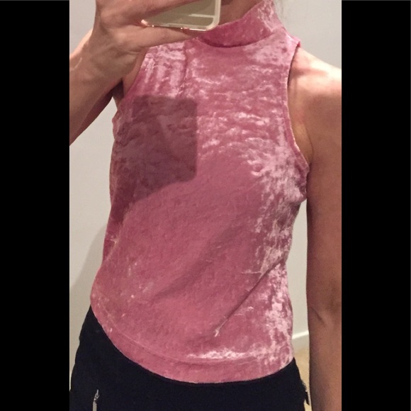 Guess Tops - Guess crewneck tank top